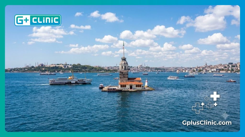 Hermosa vista de la Torre de la Doncella en Estambul dando la bienvenida al paciente