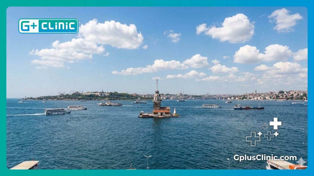 El estrecho del Bósforo en Estambul, un destino médico líder para la Escrotoplastia en Turquía.